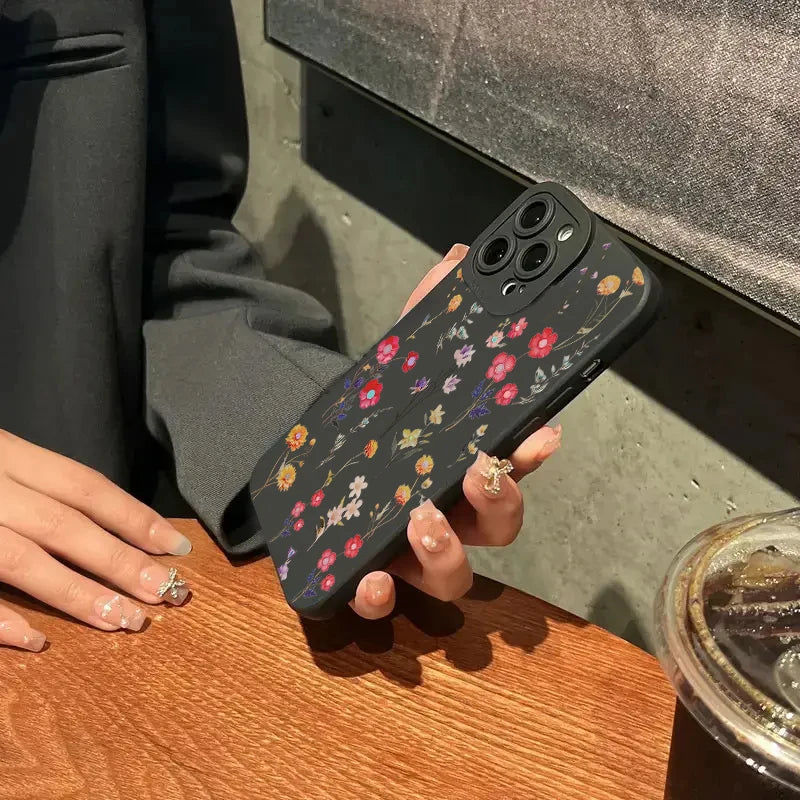 Blütenzauber Kollektion – Schlichte & stilvolle Handyhüllen mit Blumenmuster
